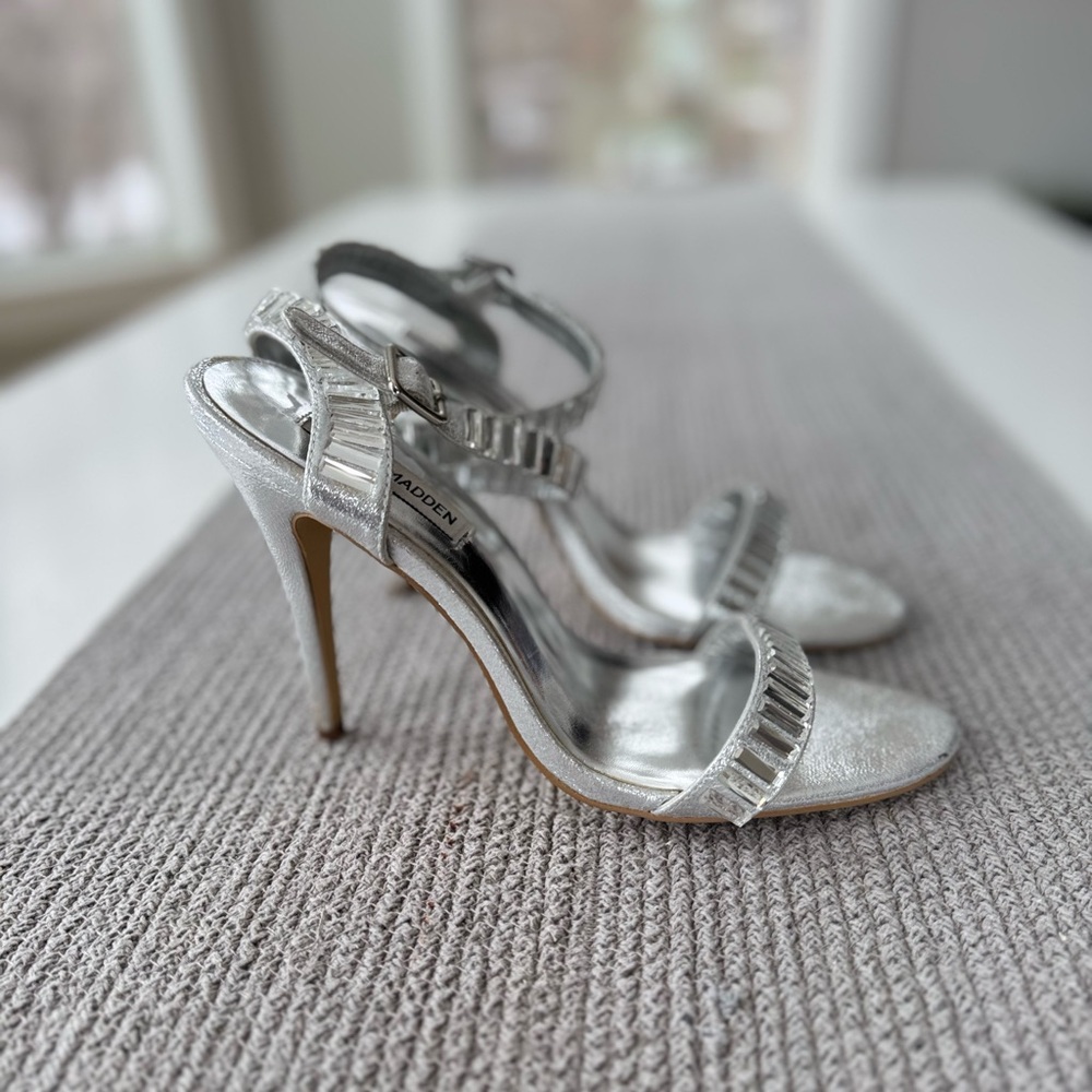 Steve Madden Metallic Silver High Heel Strappy Sandals Size 9.5